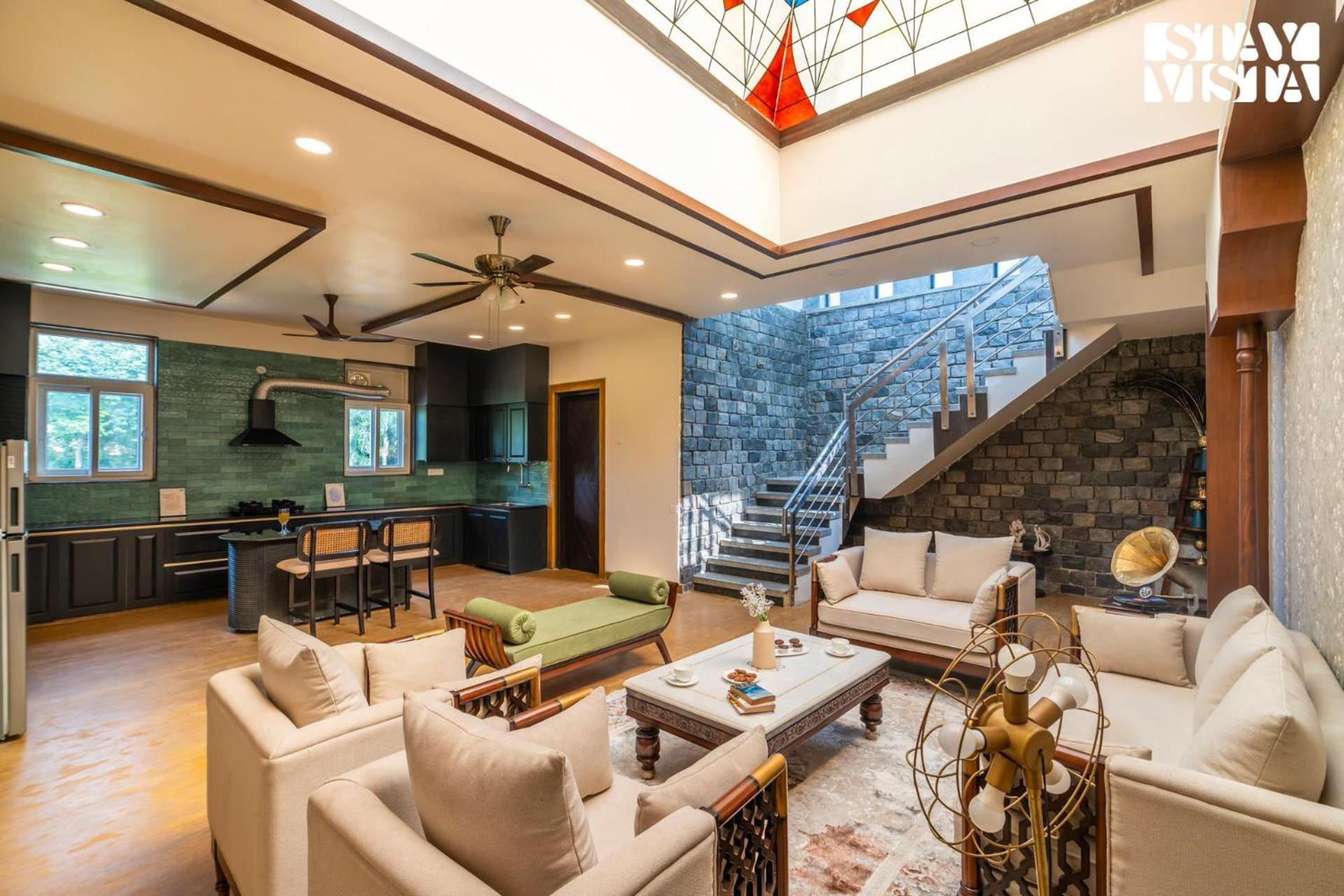 Stayvista At Wandering Vines Indoor Pool 4Bhk Luxury Villa In Delhi Sohna Exterior foto