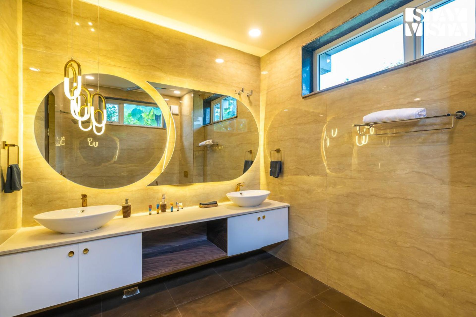 Stayvista At Wandering Vines Indoor Pool 4Bhk Luxury Villa In Delhi Sohna Exterior foto