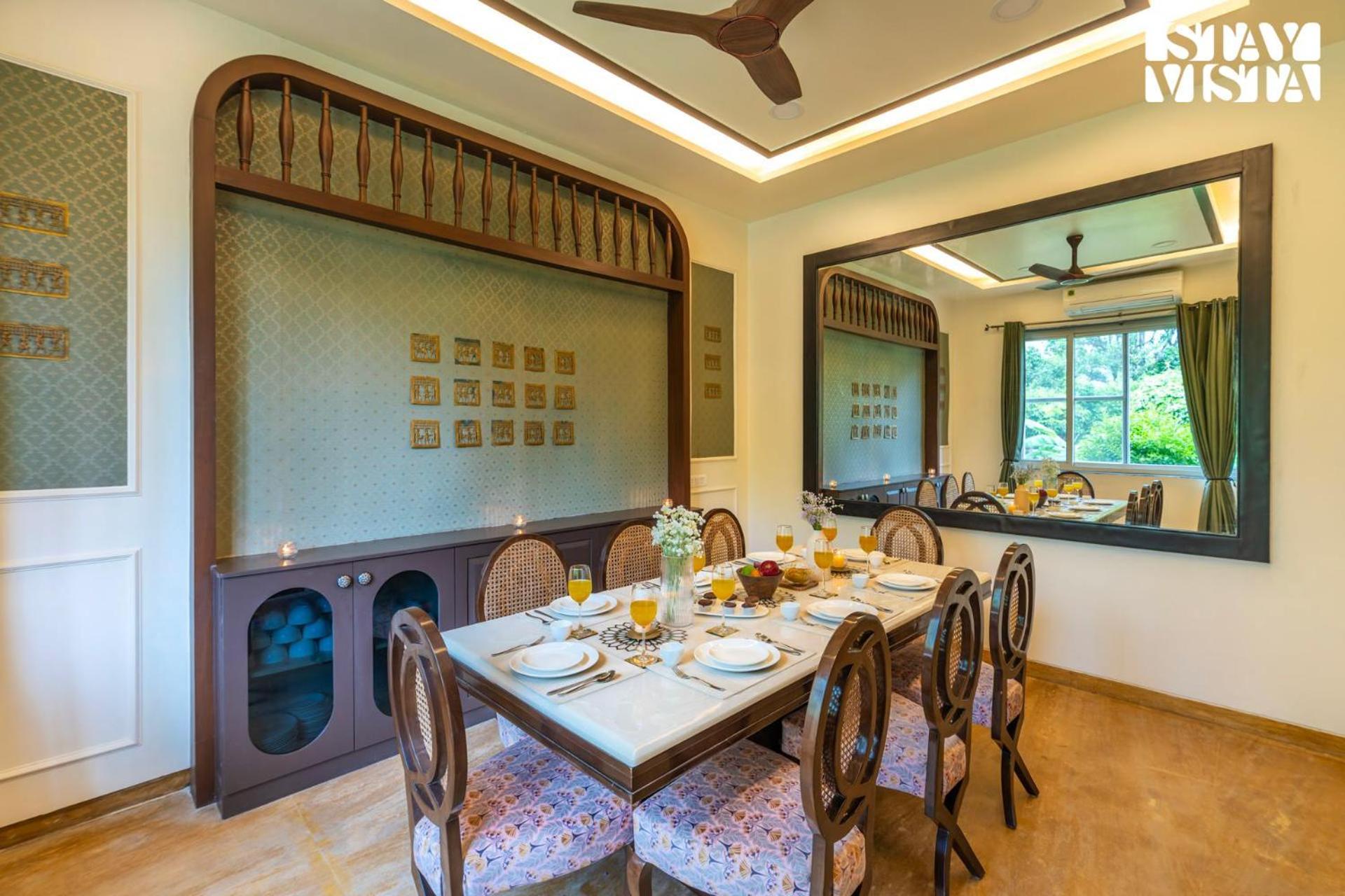 Stayvista At Wandering Vines Indoor Pool 4Bhk Luxury Villa In Delhi Sohna Exterior foto