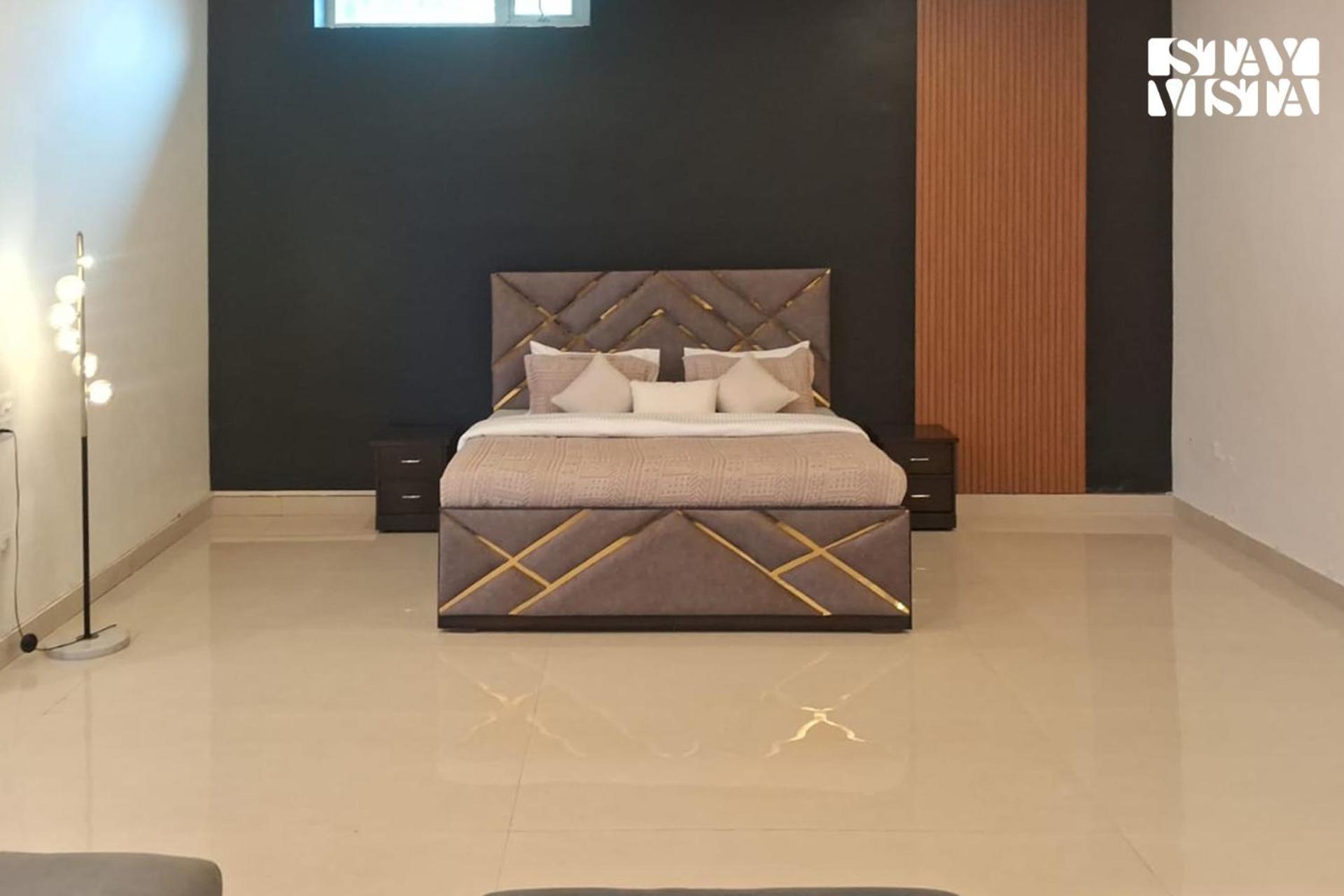Stayvista At Wandering Vines Indoor Pool 4Bhk Luxury Villa In Delhi Sohna Exterior foto
